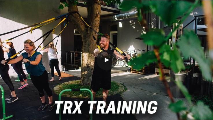 Hier sollte eigentlich ein Bild zu unserem schönen TRX Training sein. Aber auch wnen es dir nicht angezeigt wird, klicke hier und gelange weiter zum Video auf YouTube